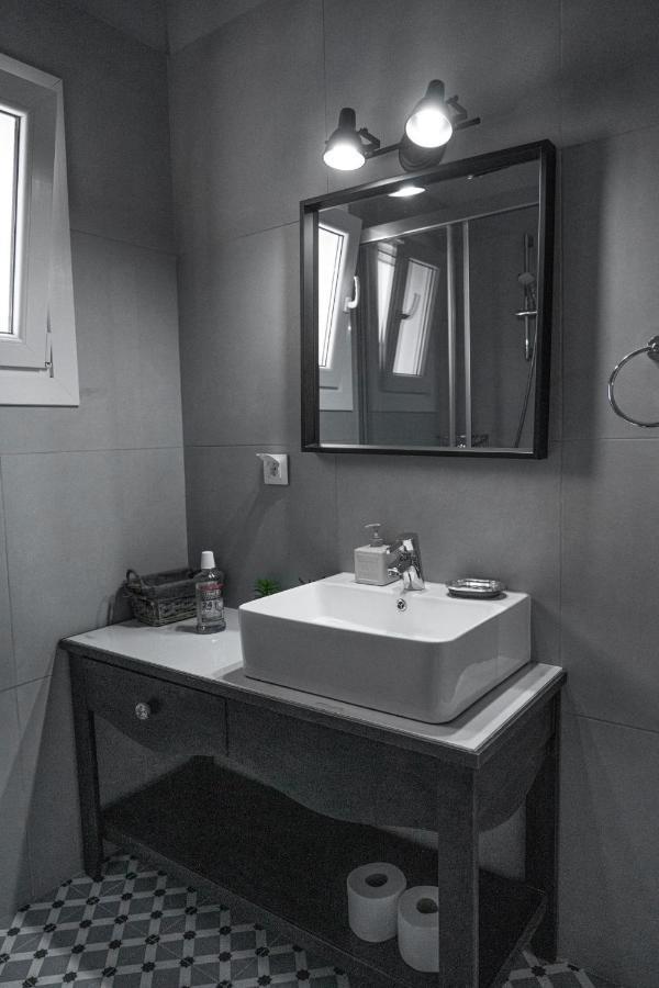 Villa Lefko'S House- Contemporary, Fully Renovated House à Kassiopi Extérieur photo